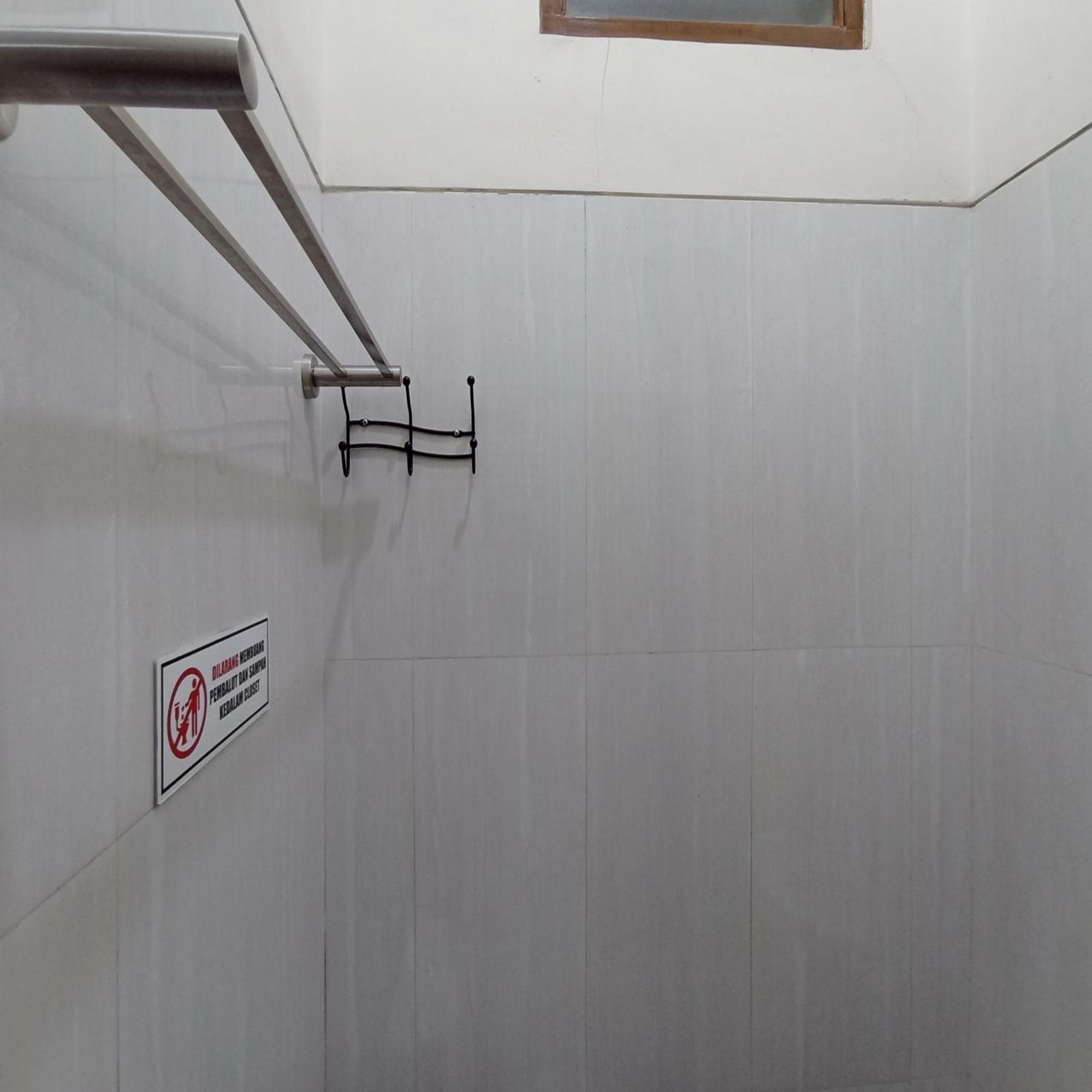 Reddoorz At Syariah House Purwokerto Hotel Exterior photo