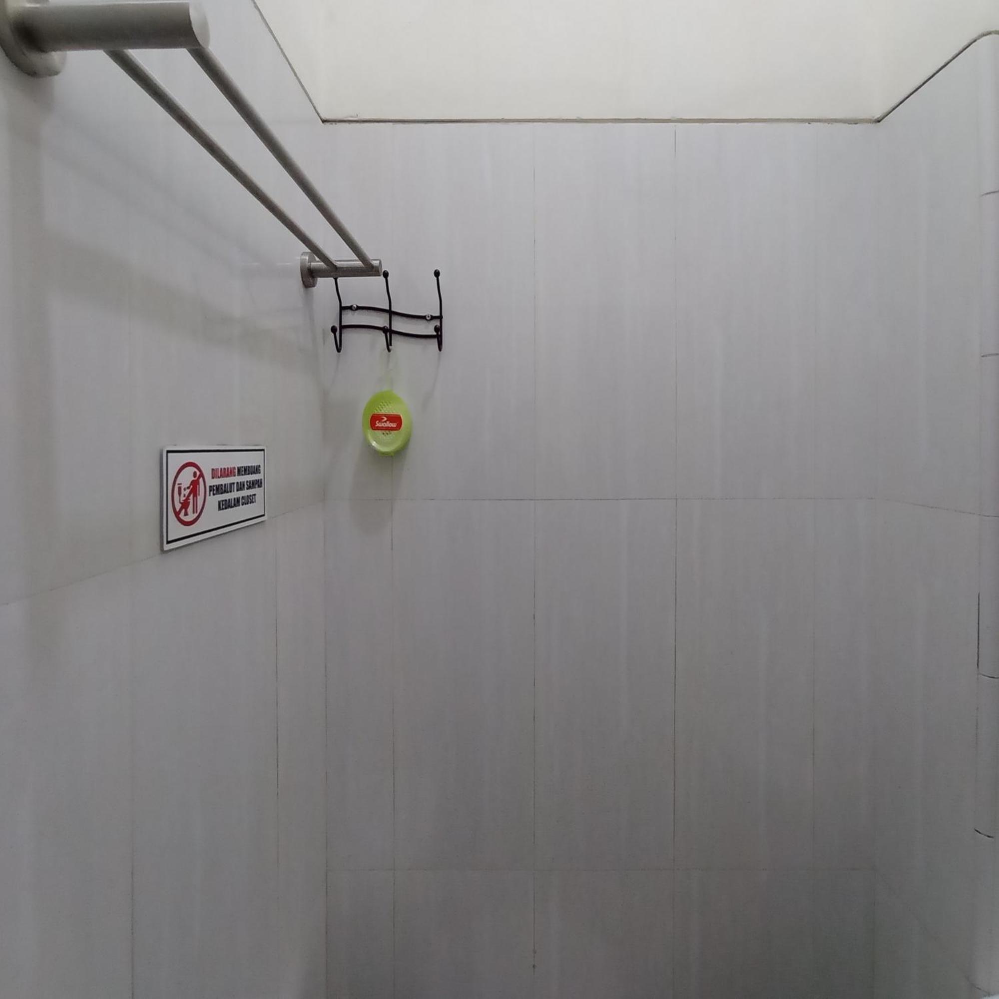 Reddoorz At Syariah House Purwokerto Hotel Exterior photo
