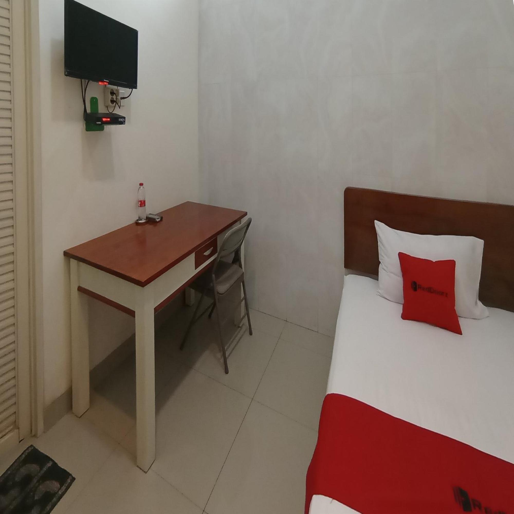 Reddoorz At Syariah House Purwokerto Hotel Exterior photo
